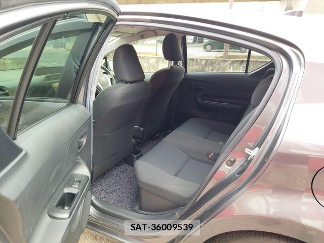Toyota AQUA 2015-06 7249582-12