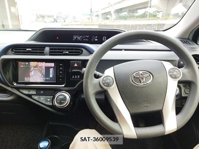 Toyota AQUA 2015-06 7249582-14