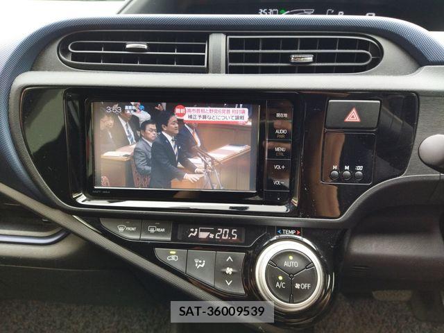 Toyota AQUA 2015-06 7249582-16