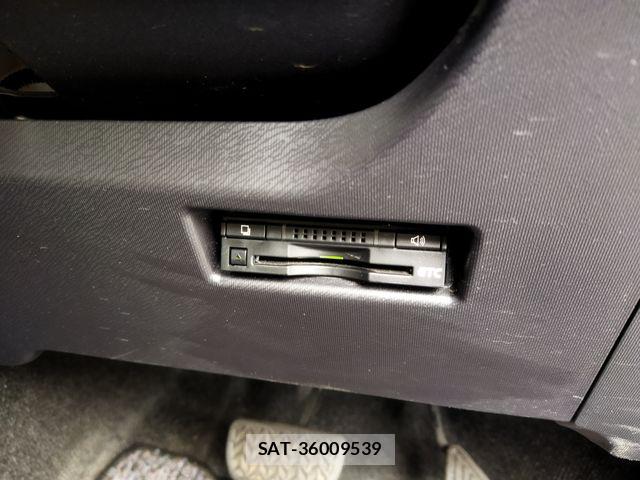 Toyota AQUA 2015-06 7249582-20