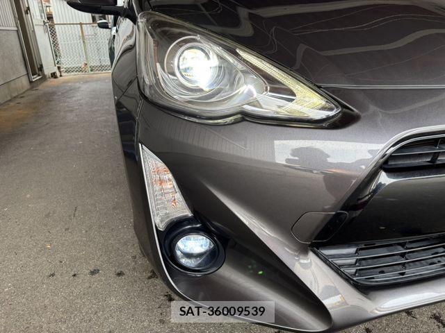 Toyota AQUA 2015-06 7249582-26