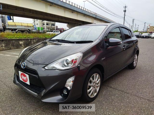 Toyota AQUA 2015-06 7249582-6