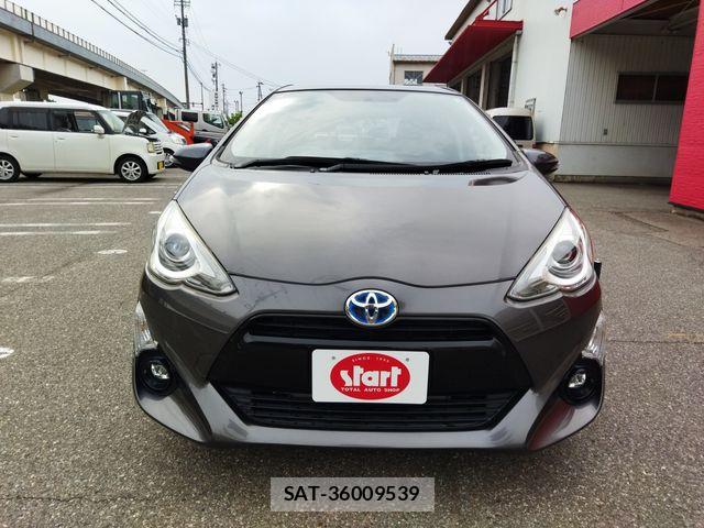 Toyota AQUA 2015-06 7249582-7