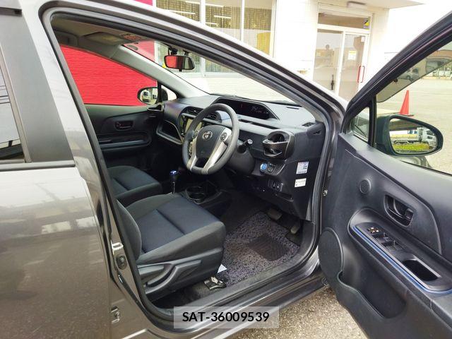 Toyota AQUA 2015-06 7249582-8