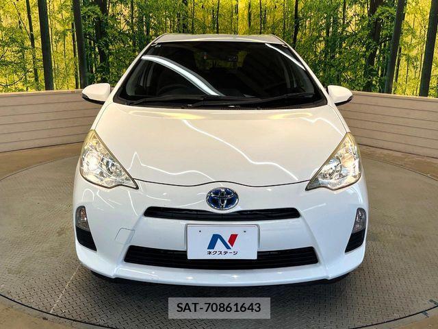 Toyota AQUA 2013-08 7249581-13