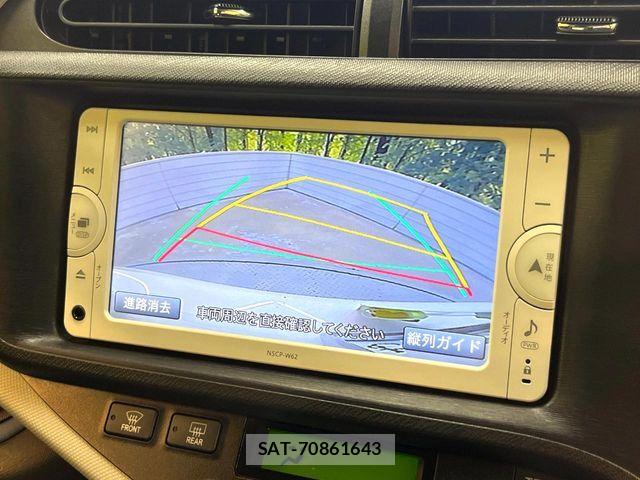 Toyota AQUA 2013-08 7249581-3