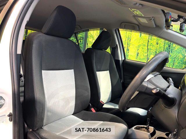 Toyota AQUA 2013-08 7249581-8
