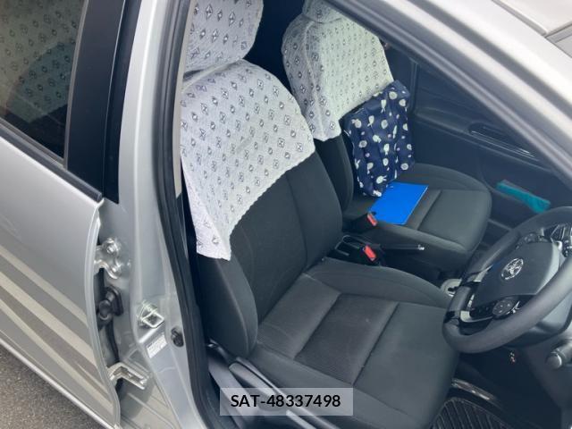 Toyota AQUA 2018-12 7249584-17