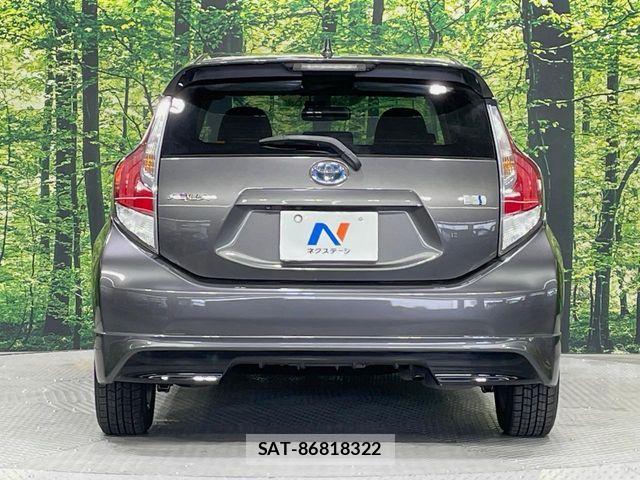Toyota AQUA 2015-09 7249583-14