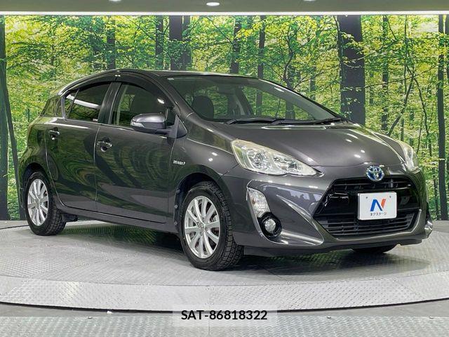Toyota AQUA 2015-09 7249583-15