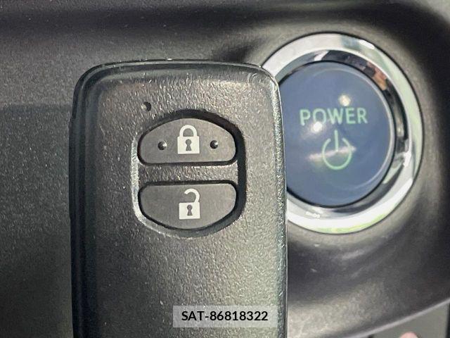 Toyota AQUA 2015-09 7249583-6