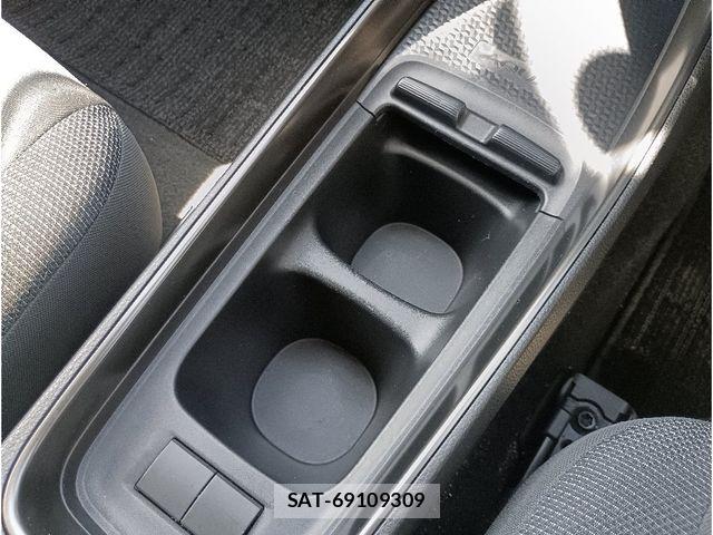 Toyota AQUA 2023-10 7249788-17