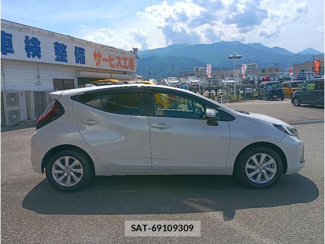 Toyota AQUA 2023-10 7249788-3