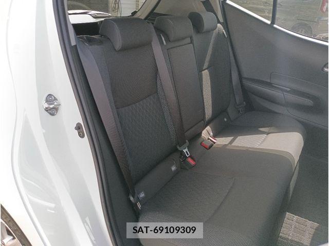 Toyota AQUA 2023-10 7249788-7