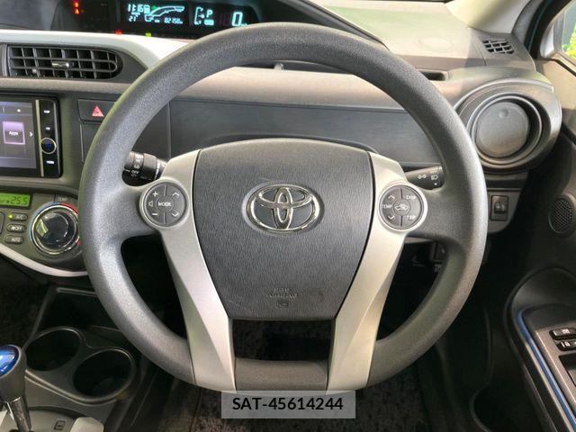 Toyota AQUA 2014-01 7249806-10