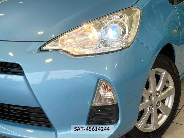 Toyota AQUA 2014-01 7249806-11