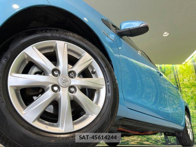 Toyota AQUA 2014-01 7249806-12