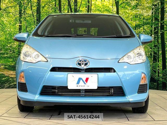 Toyota AQUA 2014-01 7249806-13