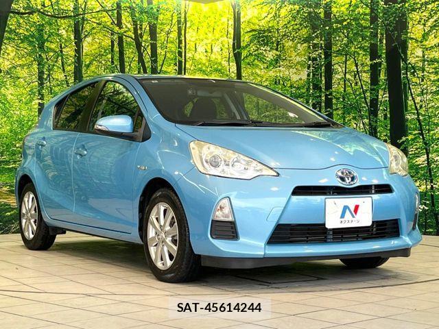 Toyota AQUA 2014-01 7249806-15
