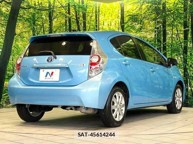 Toyota AQUA 2014-01 7249806-16