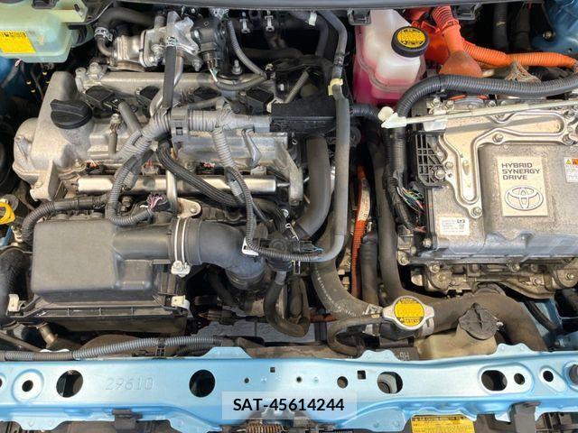Toyota AQUA 2014-01 7249806-17