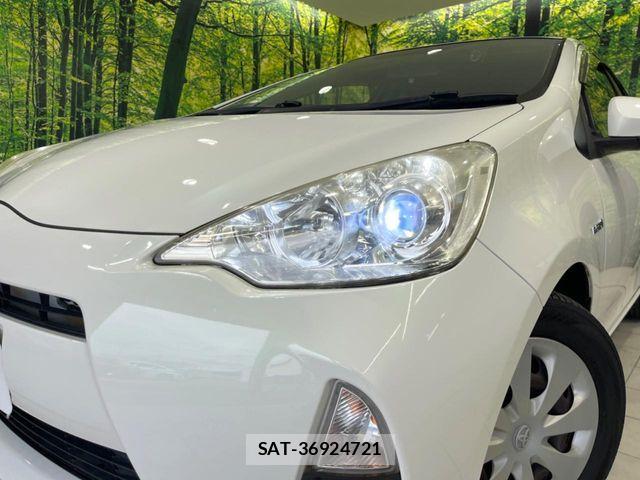Toyota AQUA 2013-04 7249802-11