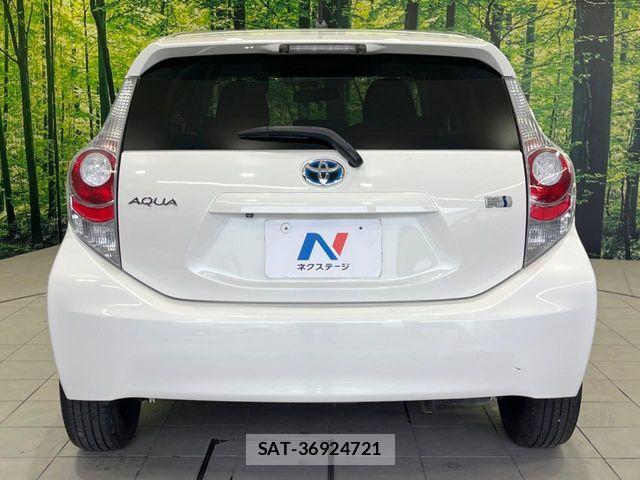 Toyota AQUA 2013-04 7249802-14
