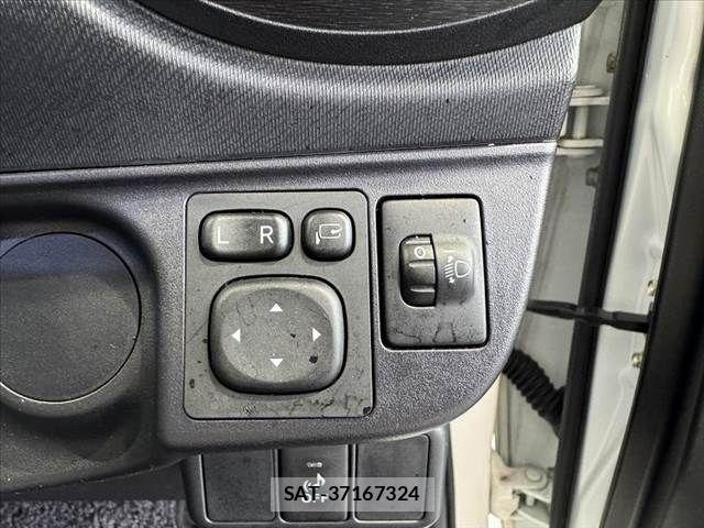 Toyota AQUA 2014-02 7249807-26