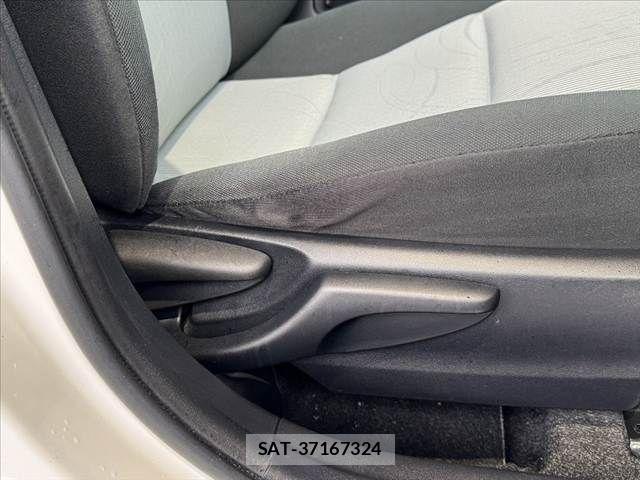 Toyota AQUA 2014-02 7249807-28