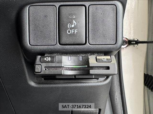Toyota AQUA 2014-02 7249807-4