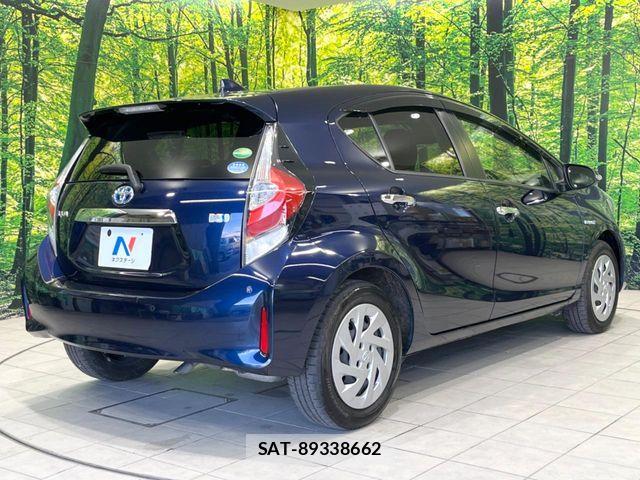Toyota AQUA 2019-02 7249790-16