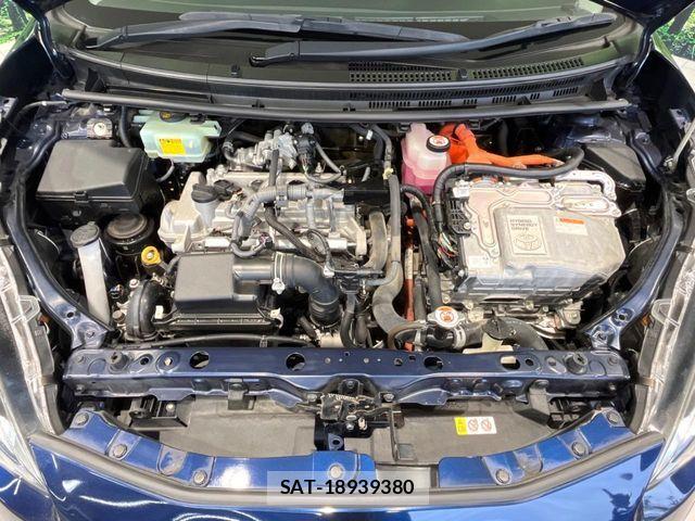 Toyota AQUA 2018-02 7249559-17
