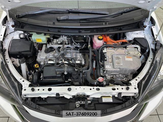 Toyota AQUA 2015-09 7249560-17