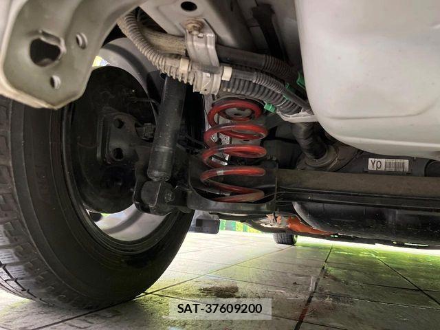 Toyota AQUA 2015-09 7249560-19