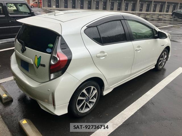 Toyota AQUA 2018-11 7271513-9
