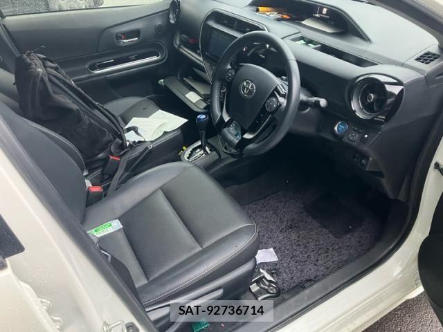 Toyota AQUA 2018-11 7271513-12