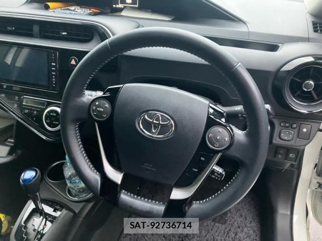 Toyota AQUA 2018-11 7271513-14
