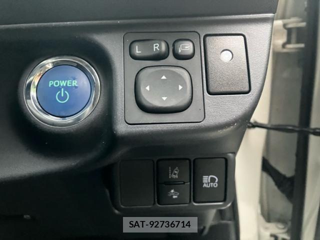 Toyota AQUA 2018-11 7271513-17