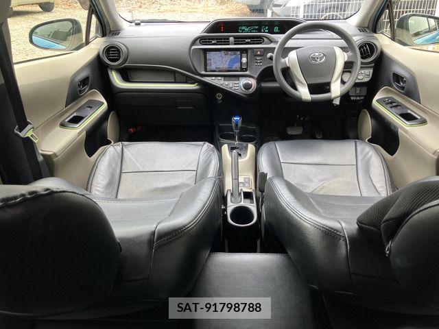 Toyota AQUA 2013-11 7271528-5