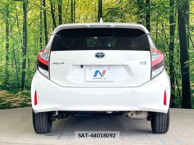 Toyota AQUA 2020-11 7271509-13