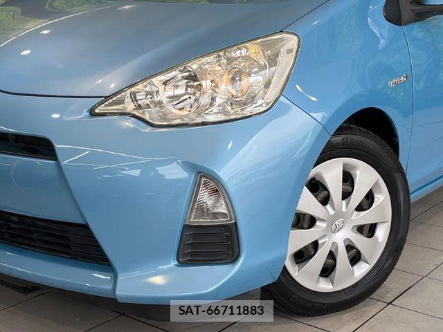 Toyota AQUA 2012-04 7271523-11