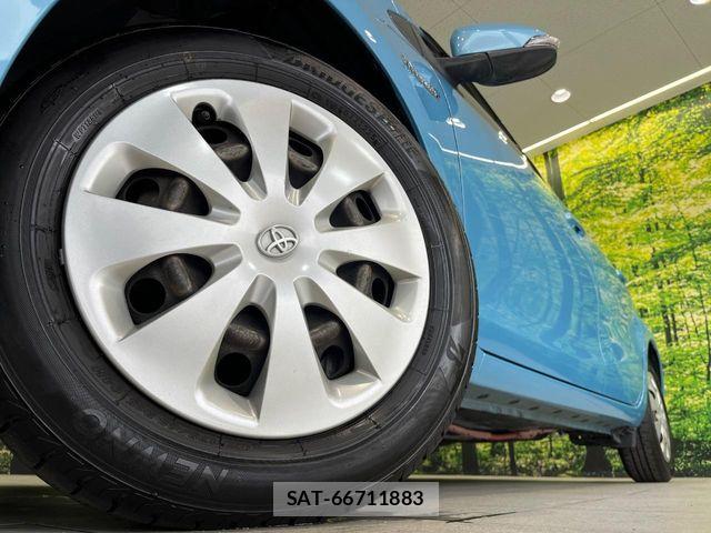 Toyota AQUA 2012-04 7271523-12