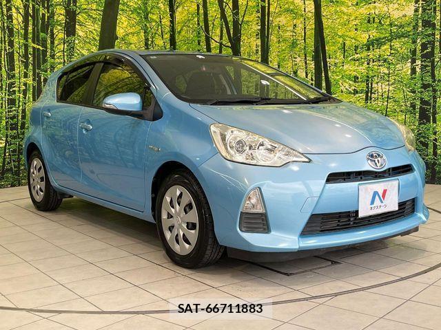 Toyota AQUA 2012-04 7271523-15