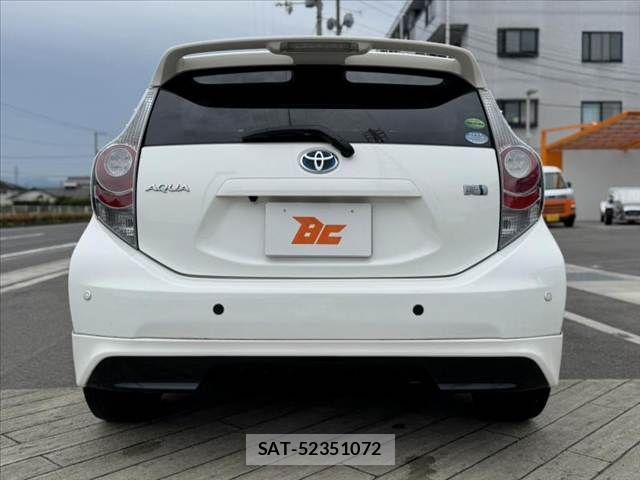 Toyota AQUA 2013-05 7271527-13