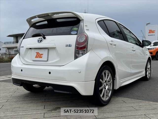 Toyota AQUA 2013-05 7271527-14