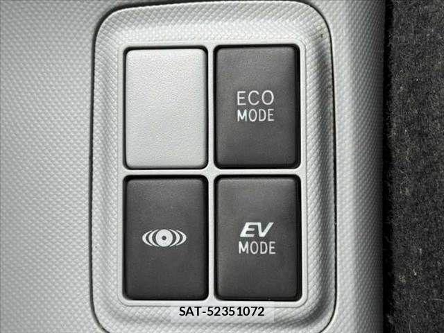 Toyota AQUA 2013-05 7271527-6