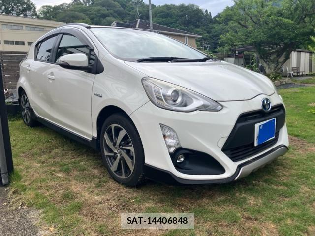 Toyota AQUA 2015-12 7271522-0