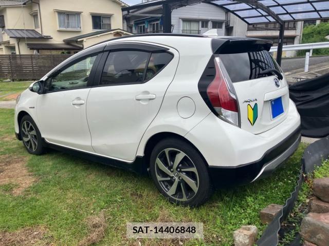 Toyota AQUA 2015-12 7271522-4
