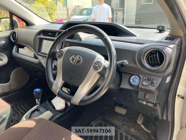 Toyota AQUA 2013-07 7271529-9