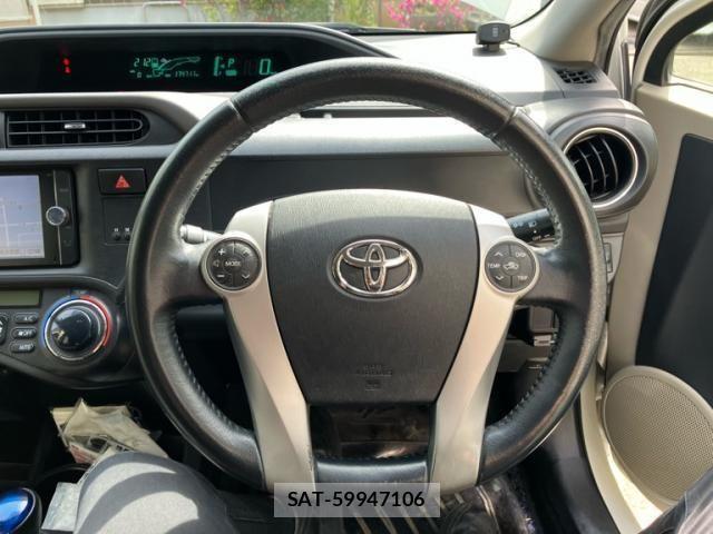 Toyota AQUA 2013-07 7271529-15